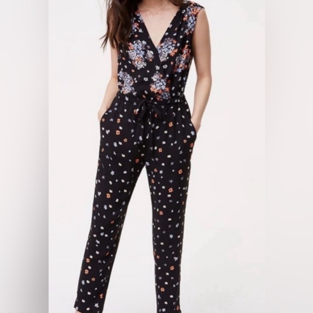 NWT Ann Taylor Loft Black Floral Sleeveless V Neck Tie Back Jumpsuit Size Small